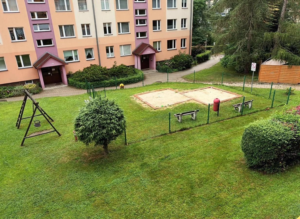 Apartament Centrum Шклярска Поремба Екстериор снимка